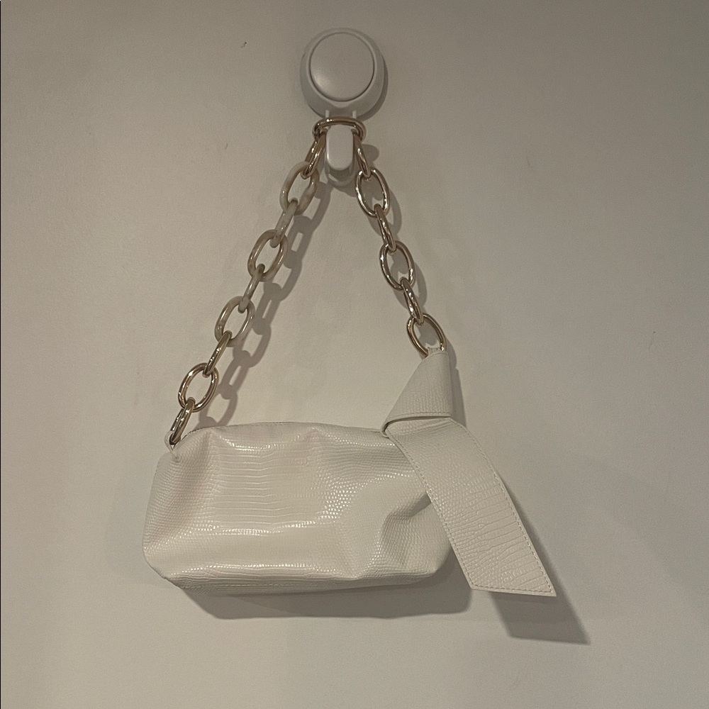 Elegant White Chain Shoulder Bag